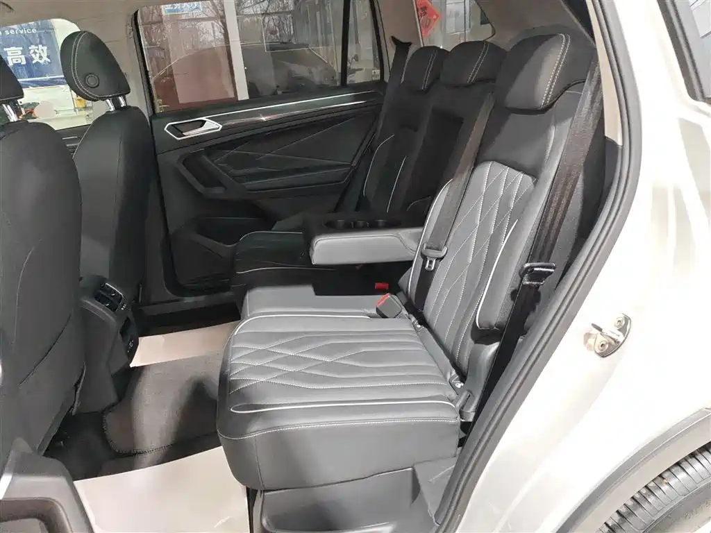 Volkswagen Tiguan L 2023 330TSI Auto 2WD Smart Edition фото 13