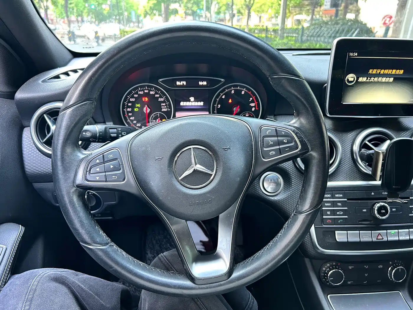 Mercedes-Benz A-Class (Import) 2016 A 200 Dynamic фото 10