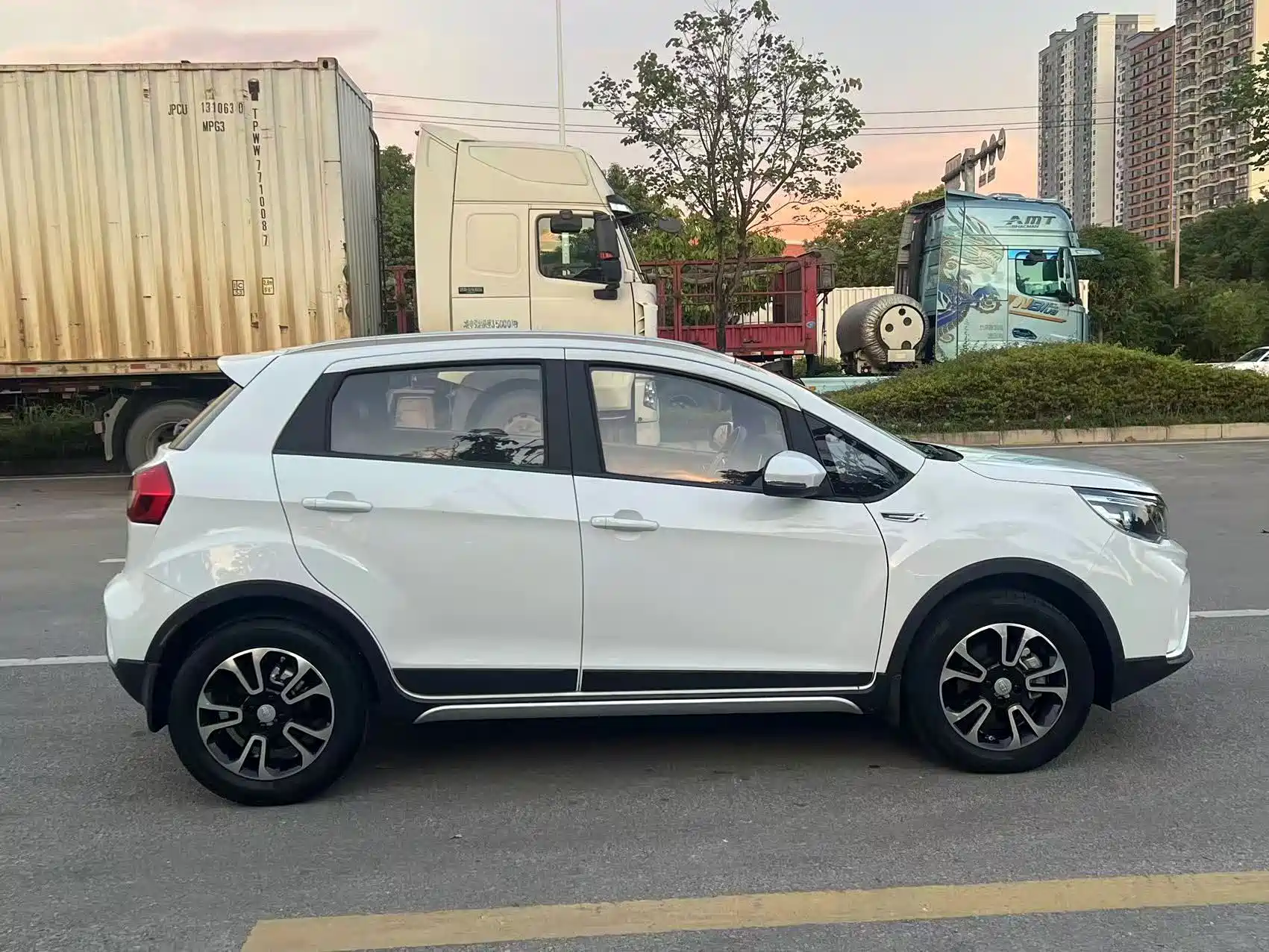 Фото 8 - Geely Vision X3
