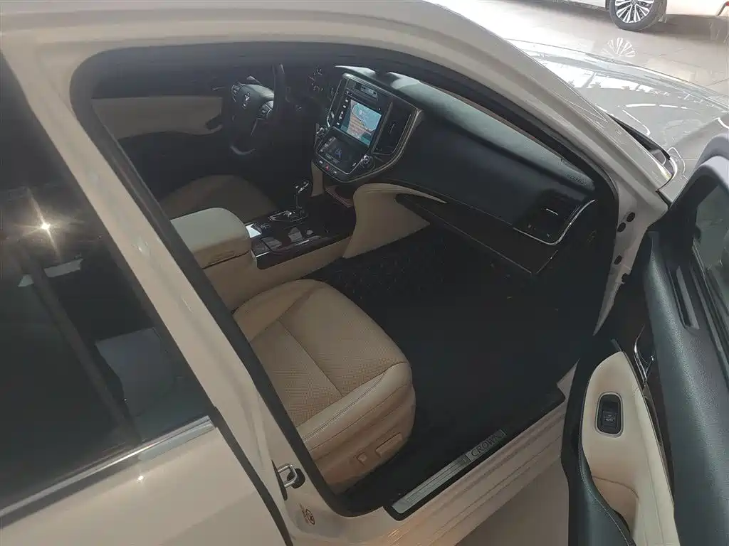 Toyota Crown 2015 2.5L Smart Edition фото 24