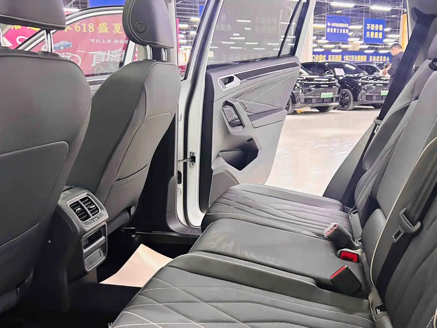 Volkswagen Tiguan L 2024 300TSI Auto 2WD Smart Edition фото 11