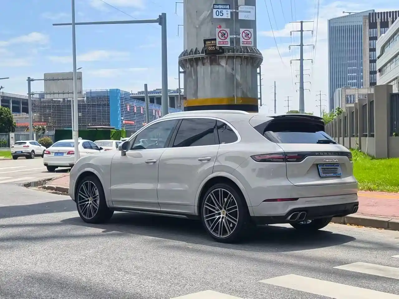 Фото 15 - Porsche Cayenne