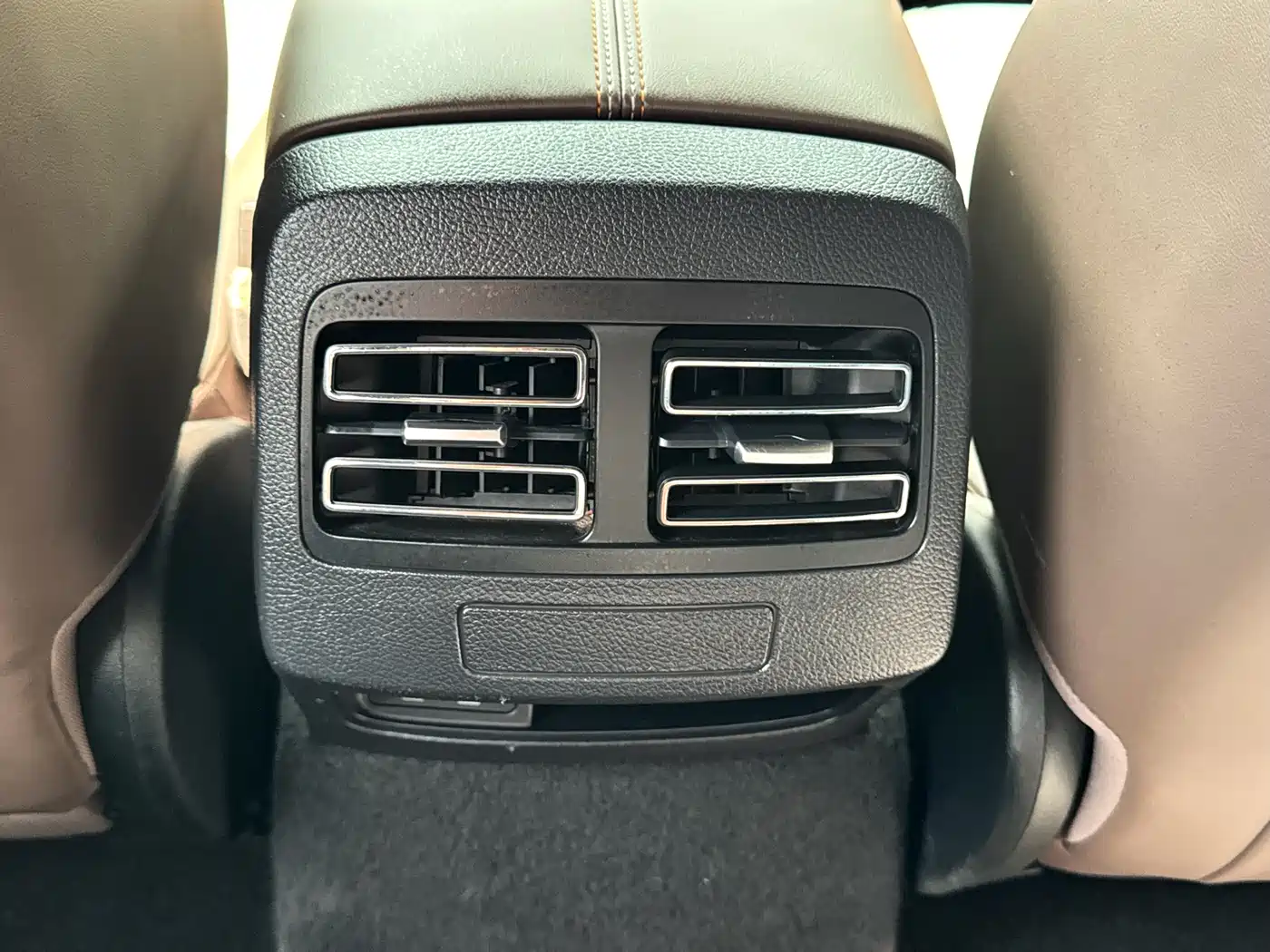 BYD Qin PLUS 2024 Glory Edition DM-i 55KM Leading фото 16