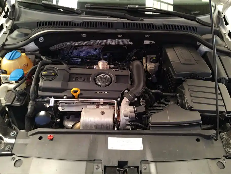 Volkswagen Sagitar 2014 1.4TSI Automatic Luxury фото 10