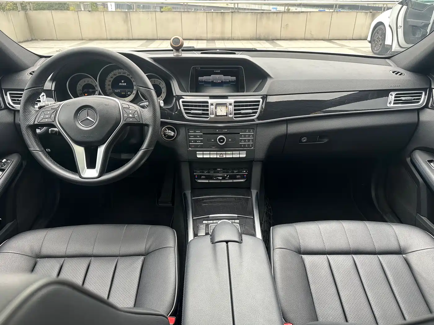 Mercedes-Benz E-Class 2015 E 260 L Sport фото 16