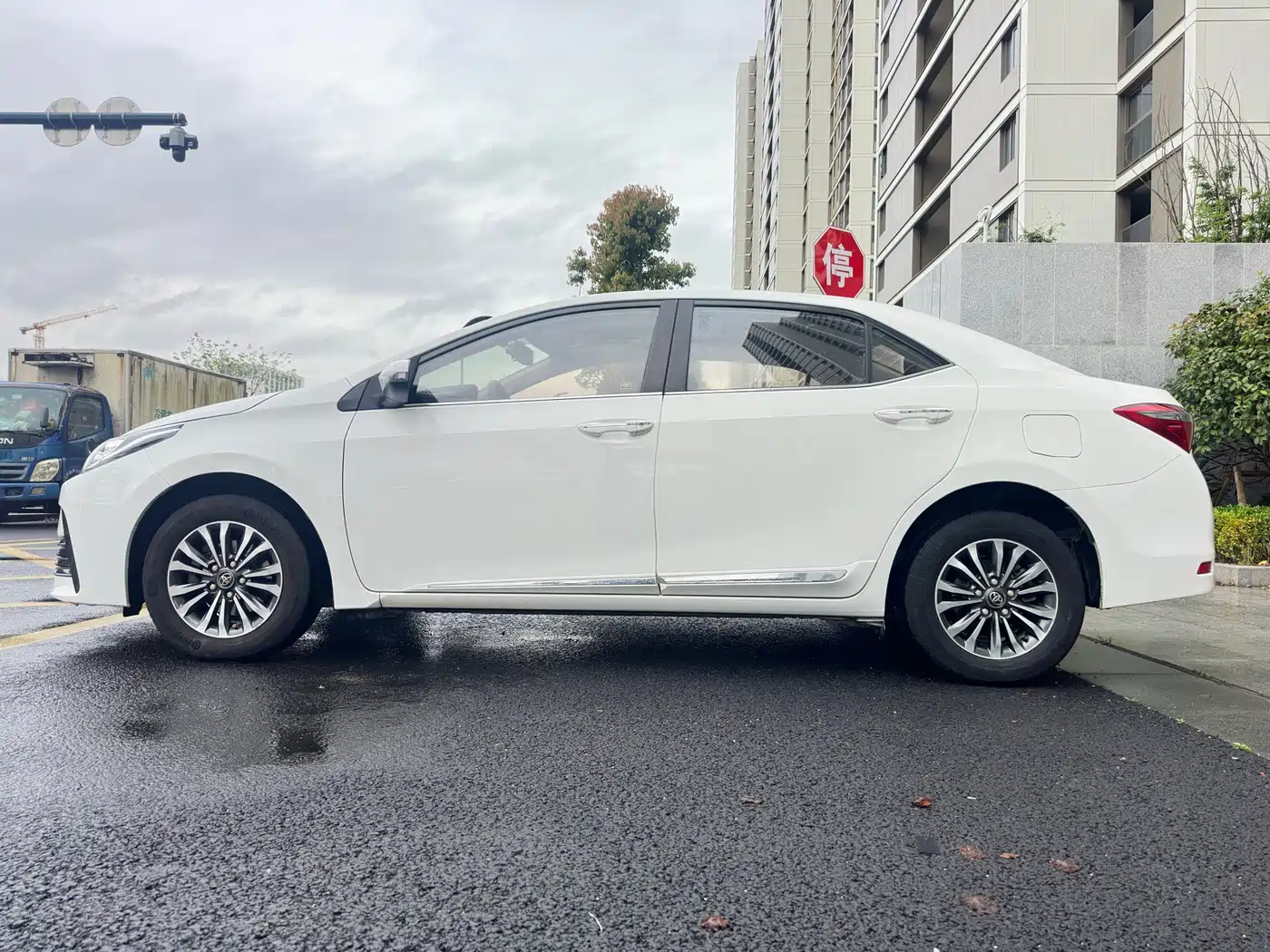 Toyota Corolla 2017 Facelift 1.2T S-CVT GL-i фото 8