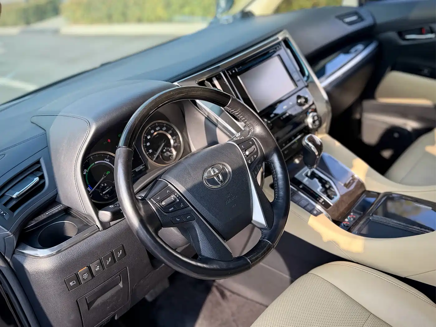 Toyota Vellfire 2019 Hybrid 2.5L HV Premium Edition фото 11