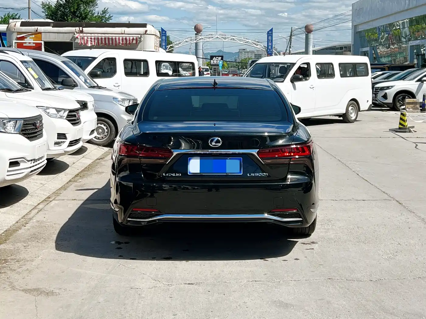Lexus LS 2020 500h Executive (China VI) фото 3