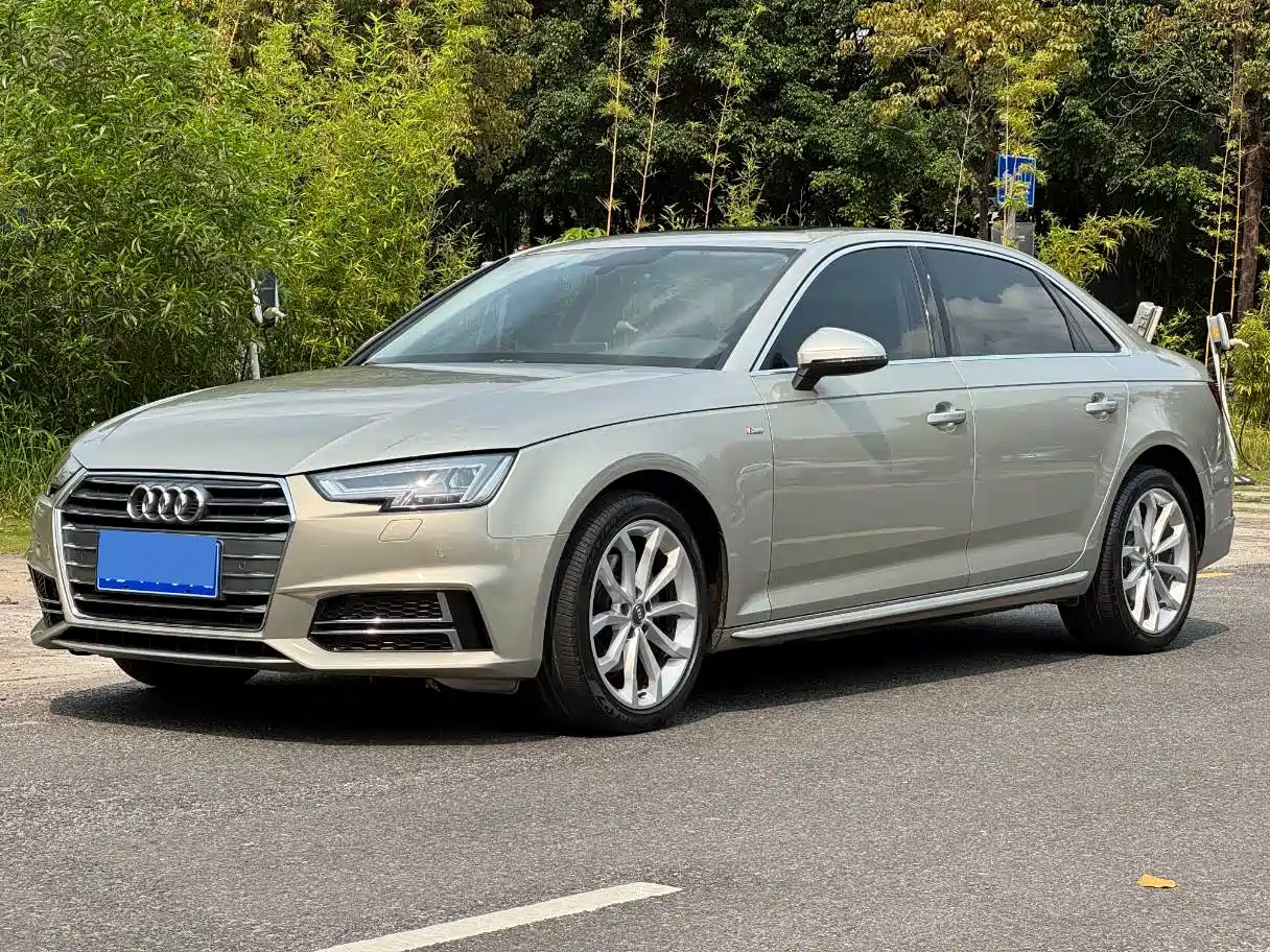 Audi A4L 2018 30th Anniversary 40 TFSI Fashion