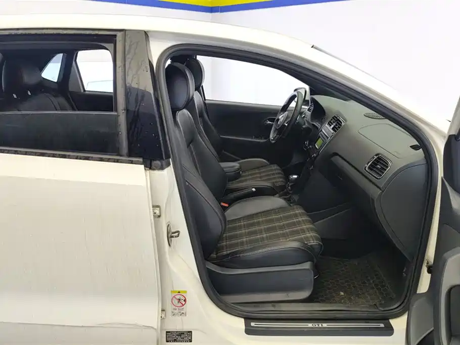 Volkswagen Polo 2012 1.4TSI GTI фото 8