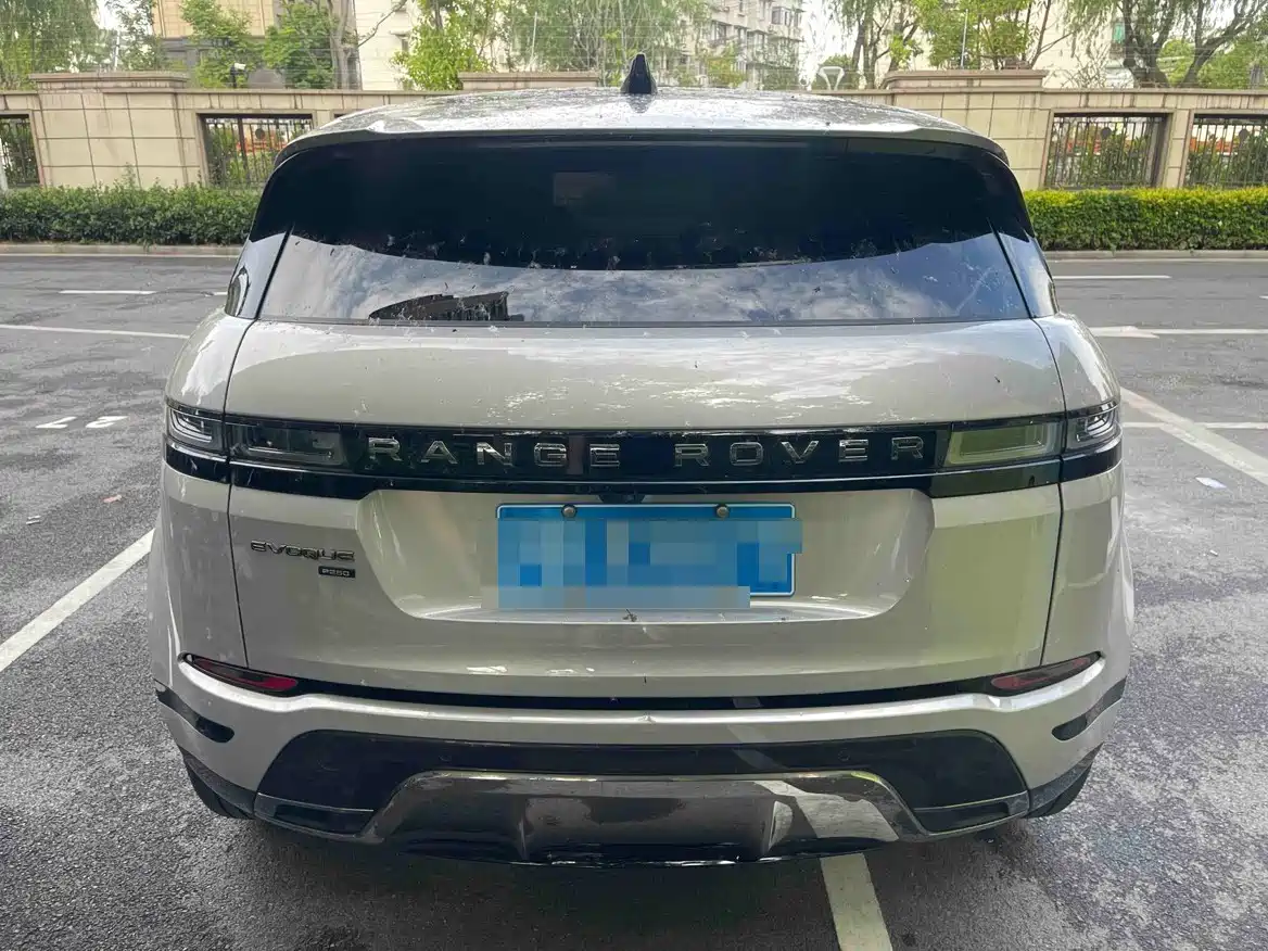 Land Rover Range Rover Evoque 2022 Range Rover Evoque L 249PS R-Dynamic Luxury Edition фото 11