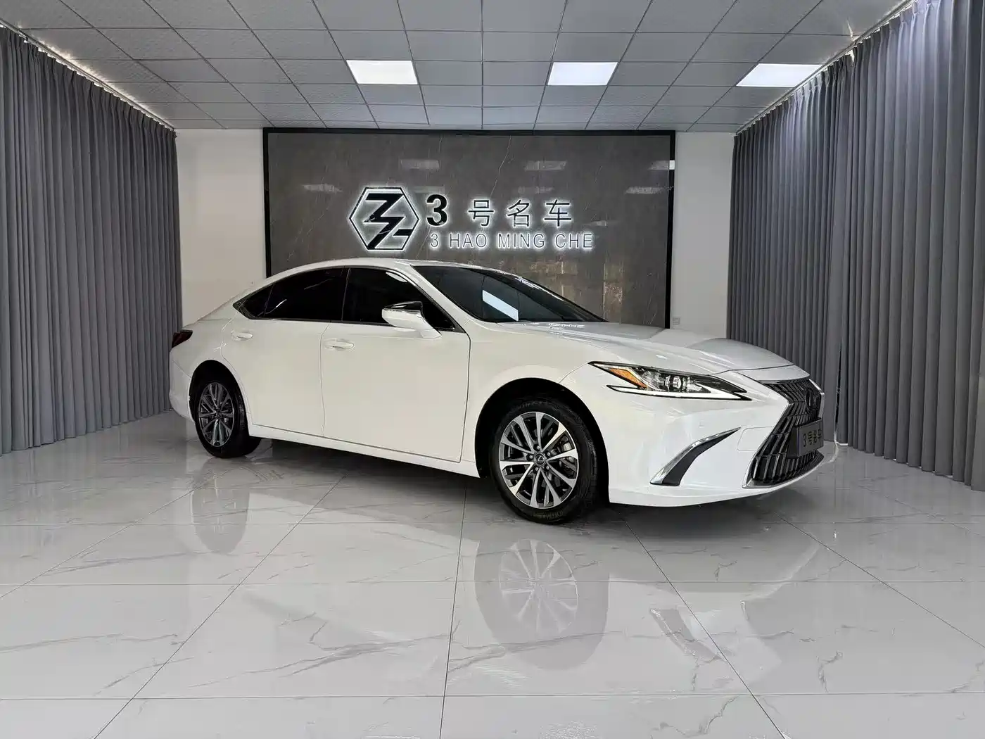 Lexus ES 2023 200 Luxury Edition фото 3