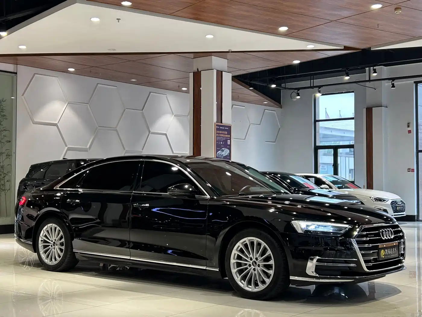 Audi A8 2021 A8L 50 TFSI quattro Comfort фото 4