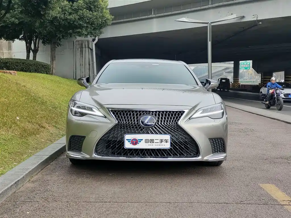 Lexus LS 2021 500h Excellence Edition фото 2