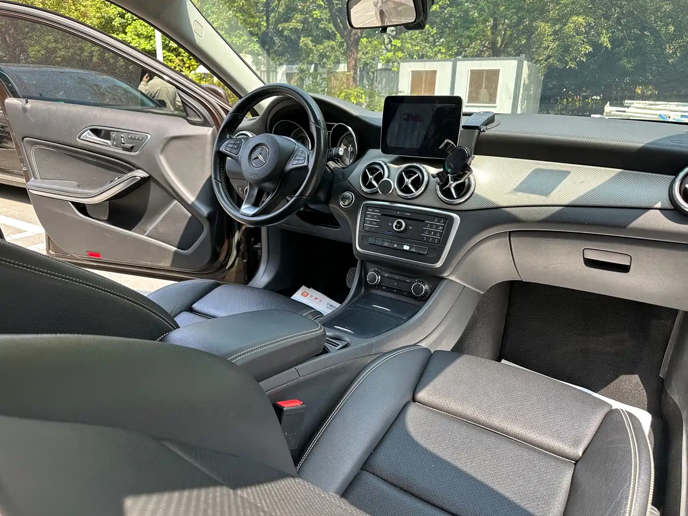 Mercedes-Benz GLA 2016 GLA 200 Dynamic фото 21