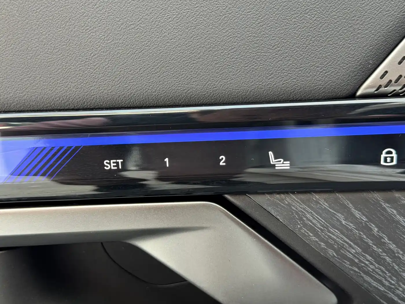 BMW 5 Series 2024 530Li Leading M Sport Package фото 15