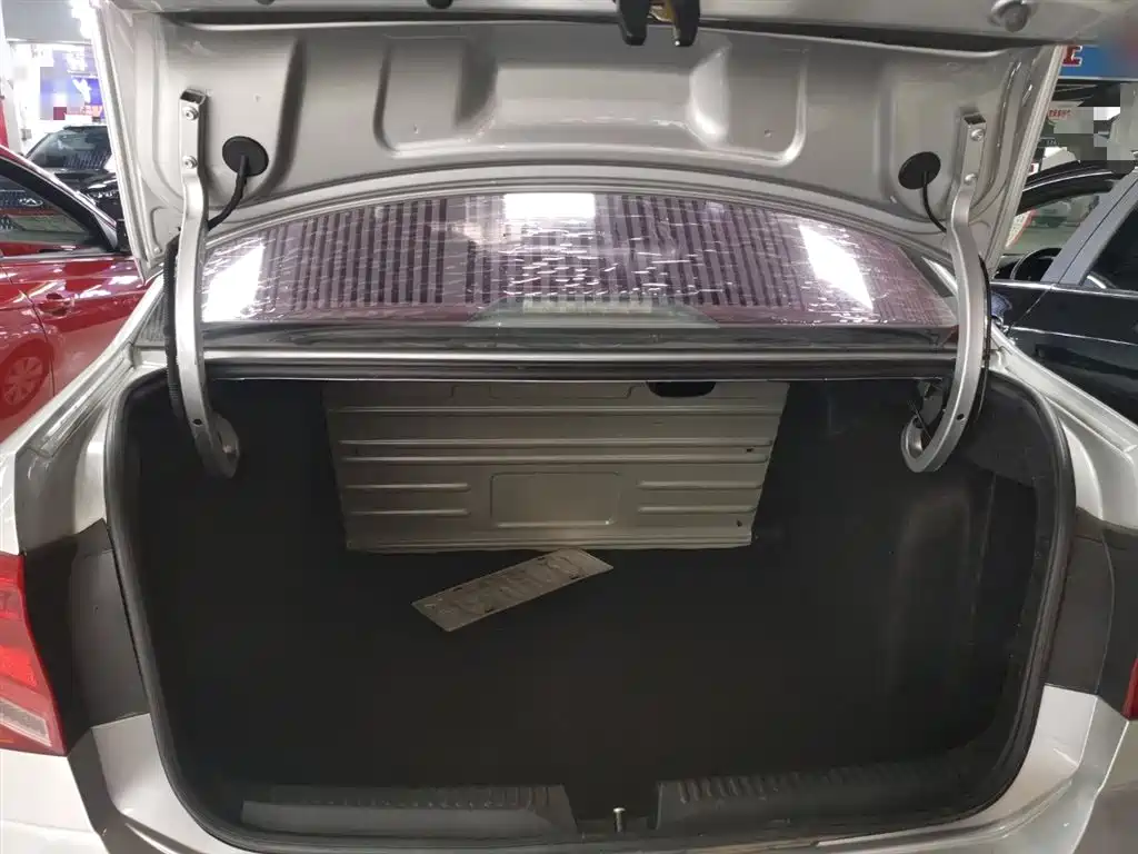 Volkswagen Jetta 2017 1.5L Automatic Fashion фото 15