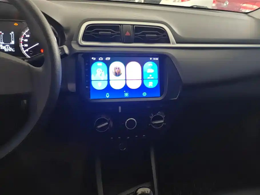 Hyundai Verna 2017 1.4L Manual Renewal Edition China VI фото 13