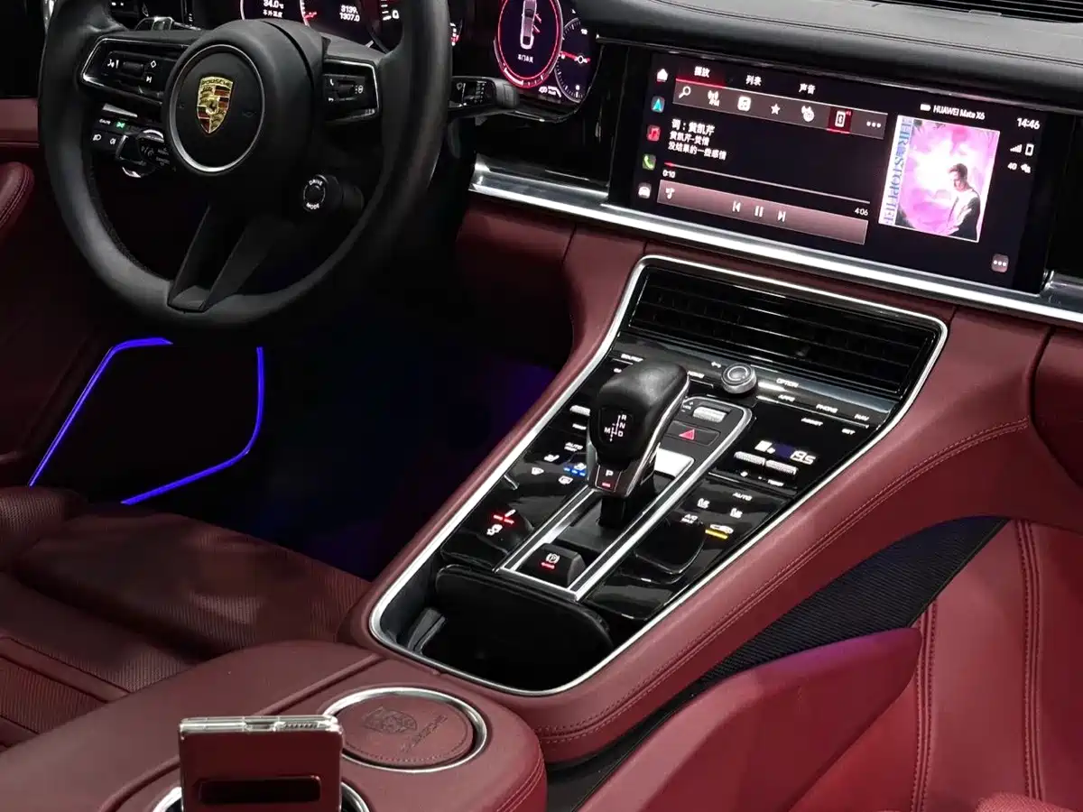 صورة 8 - Porsche Panamera