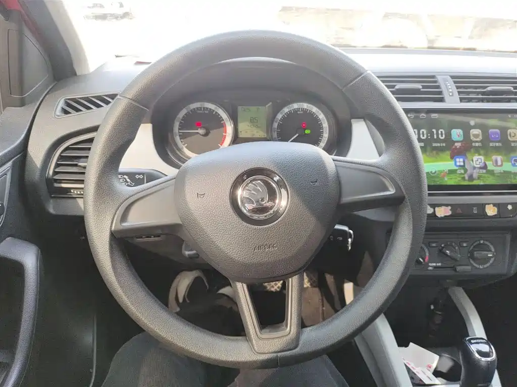 Škoda Fabia 2017 1.4L Auto Car Enjoy Edition фото 9