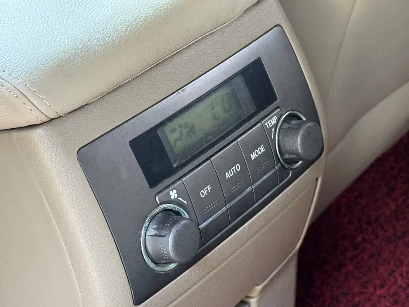 Photo 10 - Toyota Highlander