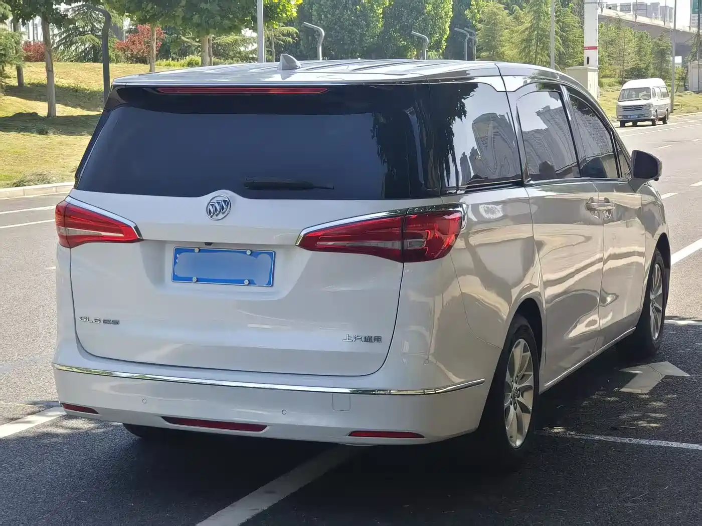 Buick GL8 2018 ES 28T Comfort Type China VI фото 4