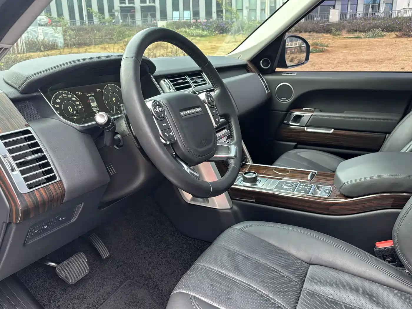 Land Rover Range Rover 2015 3.0 TDV6 Vogue фото 5