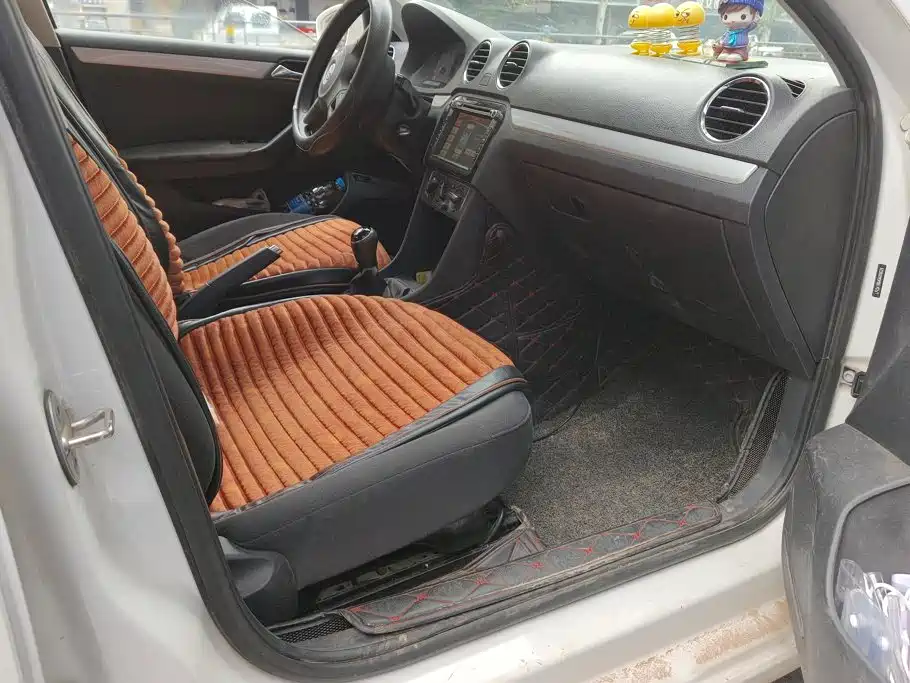 Photo 8 - Volkswagen Jetta