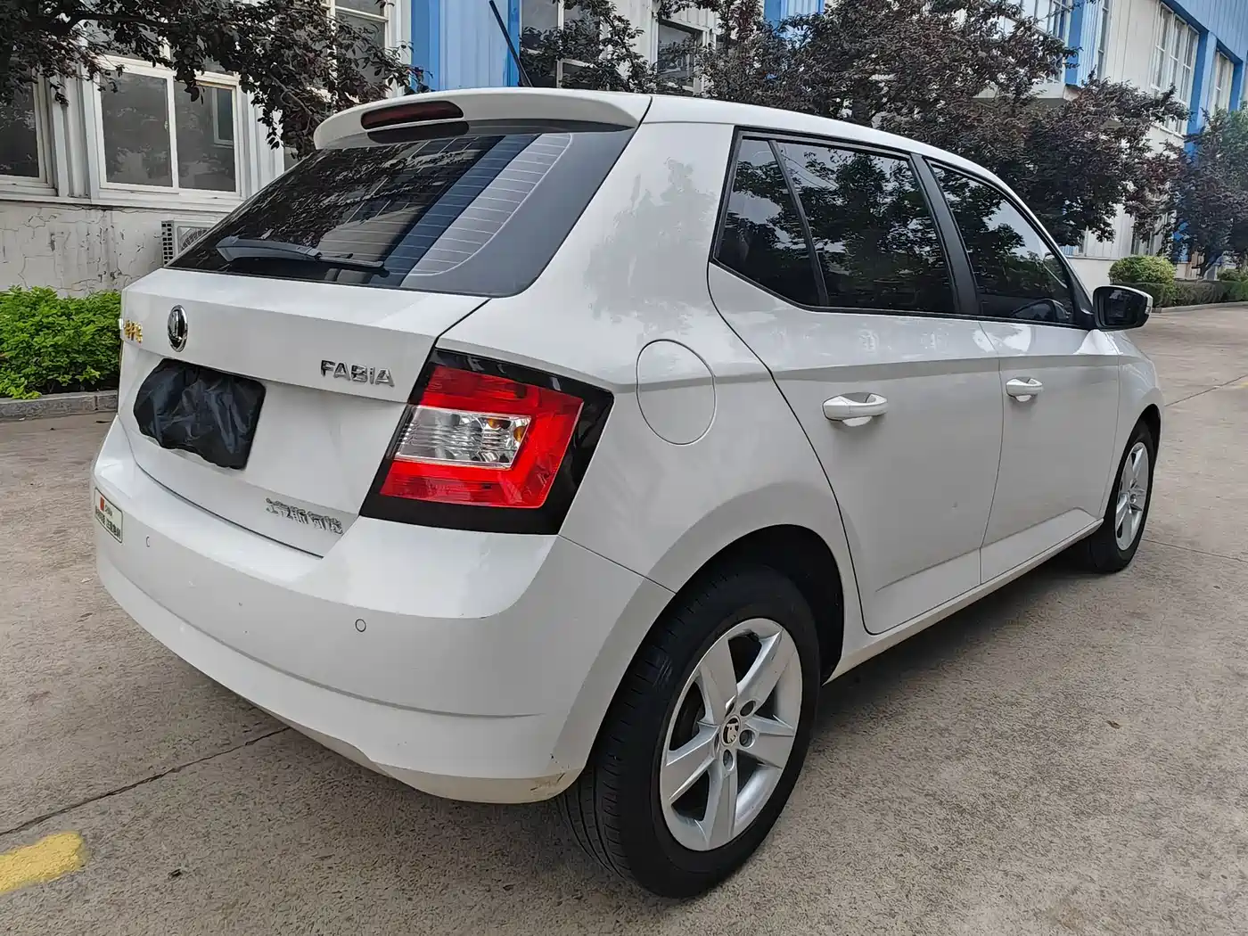 Škoda Fabia 2017 1.4L Auto Car Enjoy Edition фото 5