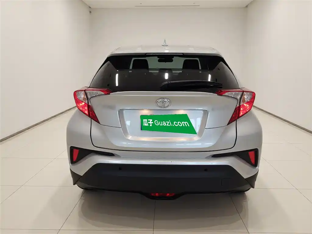 Toyota C-HR 2021 2.0L Comfort Edition фото 4