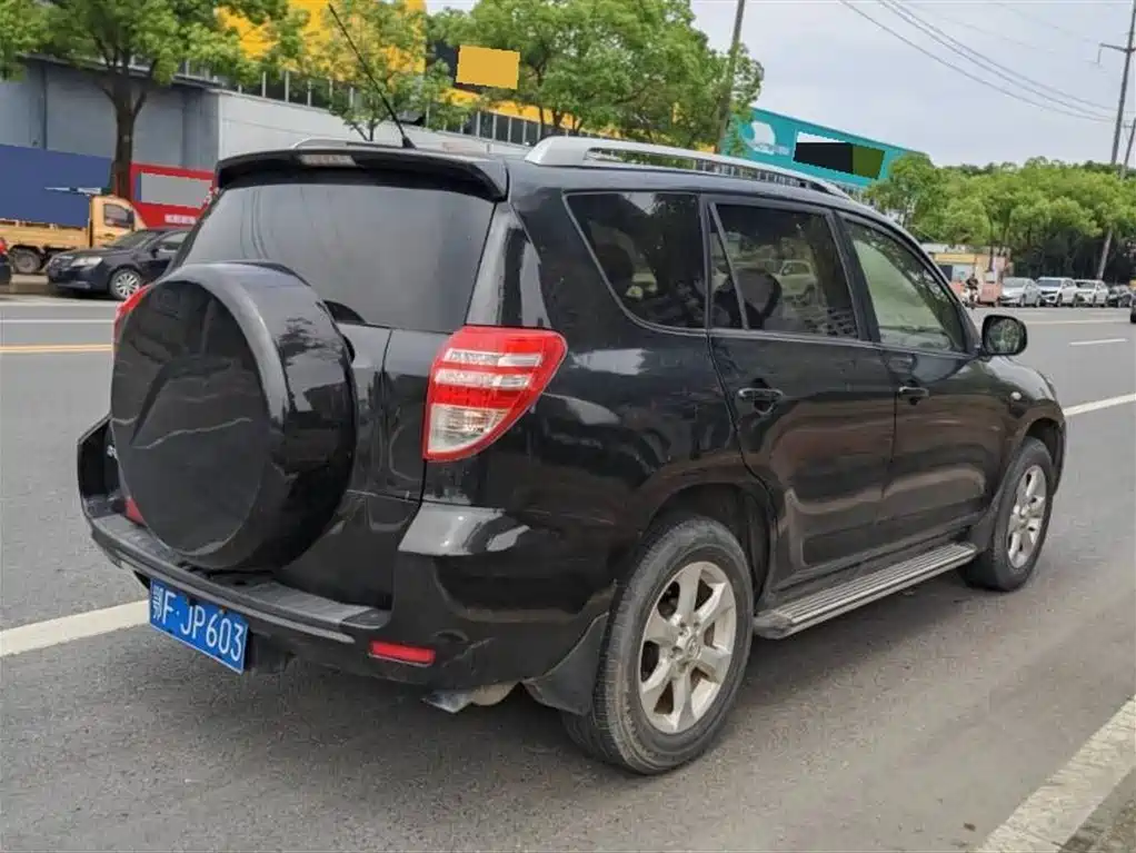 Toyota RAV4 Rongfang 2011 2.0L Automatic Classic Edition фото 7