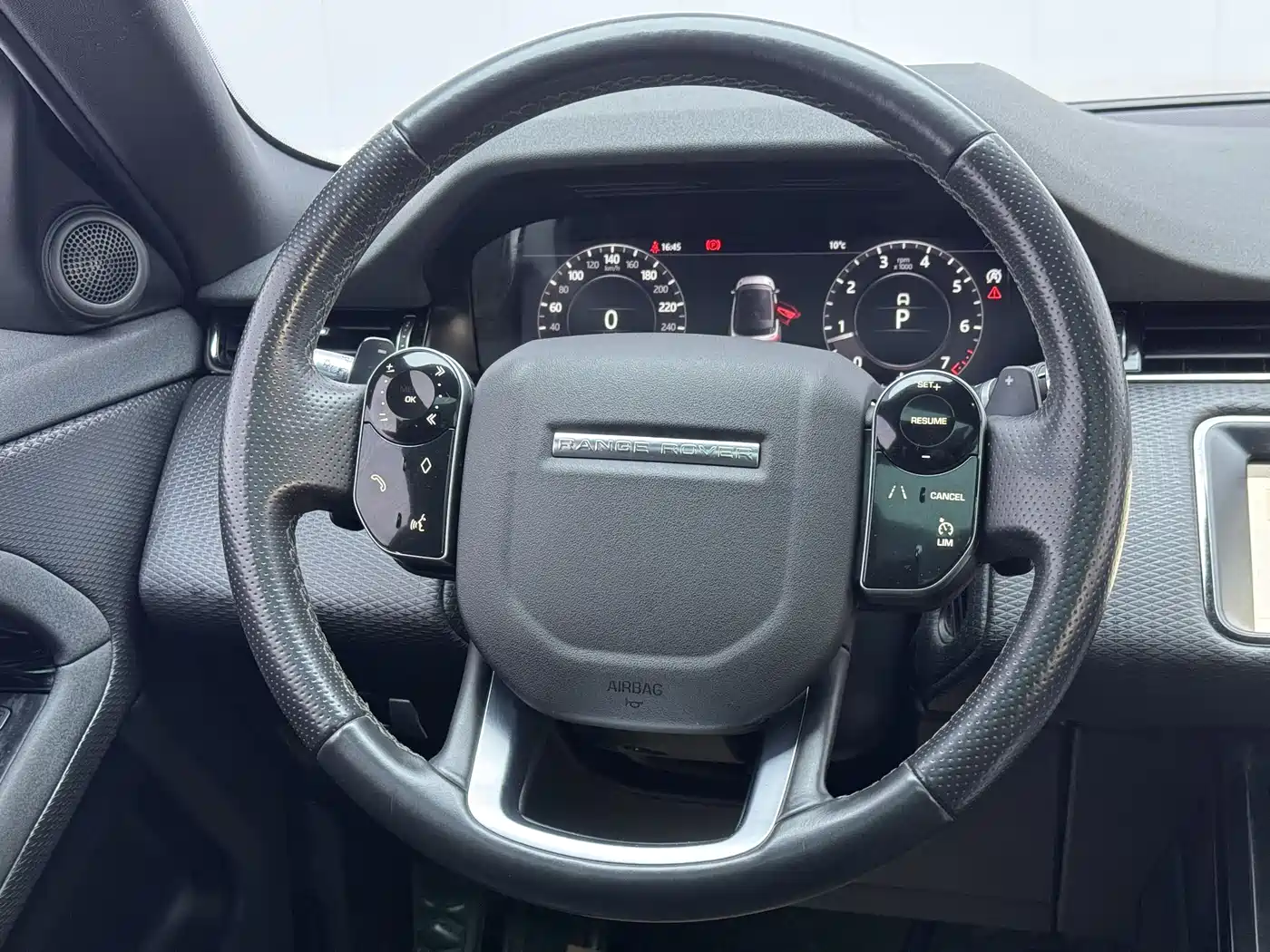 Land Rover Range Rover Evoque 2020 Model 249PS R-DYNAMIC S Gloss Black Sport Edition фото 19