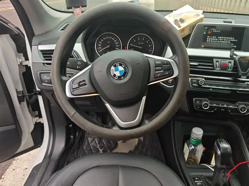 BMW X1 2016 sDrive18Li Premium Model фото 3