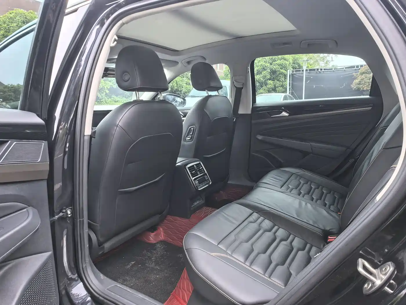 Volkswagen Passat 2019 330TSI Elite Version China VI фото 5