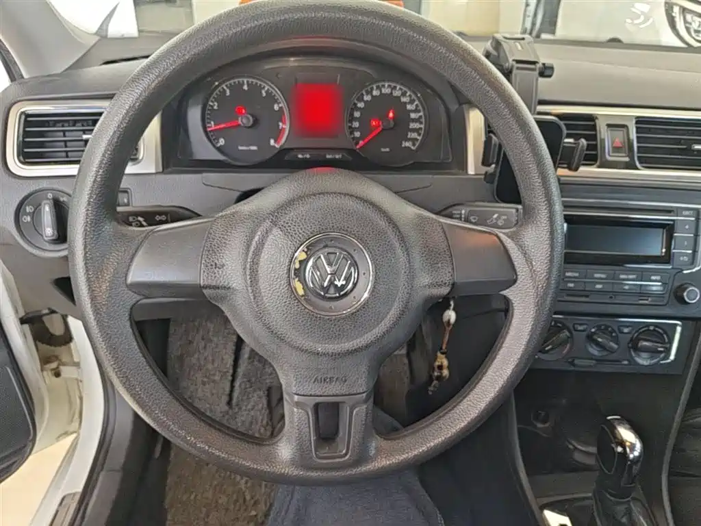 Volkswagen Santana 2015 1.6L Automatic Comfort Edition фото 11