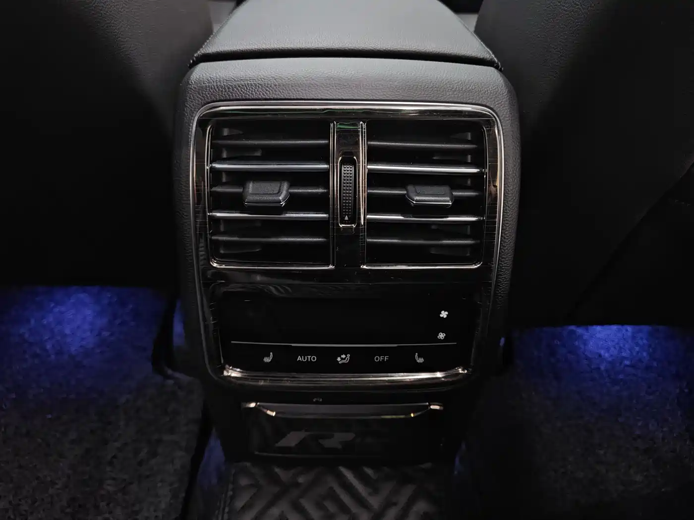 Volkswagen Magotan 2018 330TSI DSG Leading фото 16