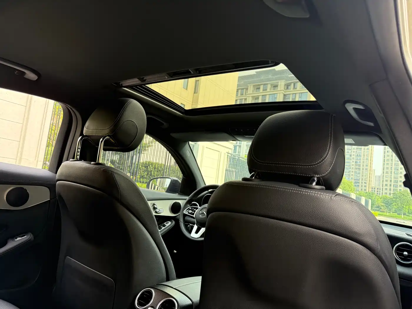 Mercedes-Benz GLC Coupe 2020 GLC 260 4MATIC Coupe SUV фото 15