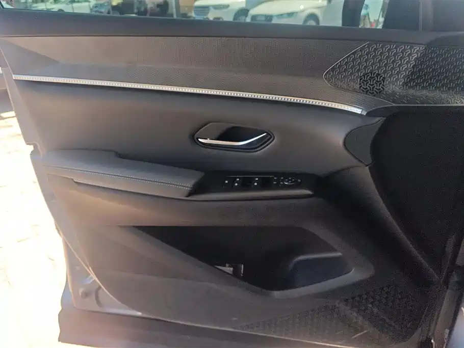 BYD Song Pro New Energy 2025 2nd Generation Smart Drive Edition DM-i 75KM Leading Type фото 7
