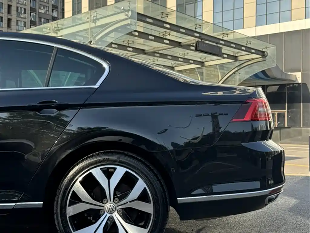 Volkswagen Magotan 2017 380TSI DSG Premium фото 4