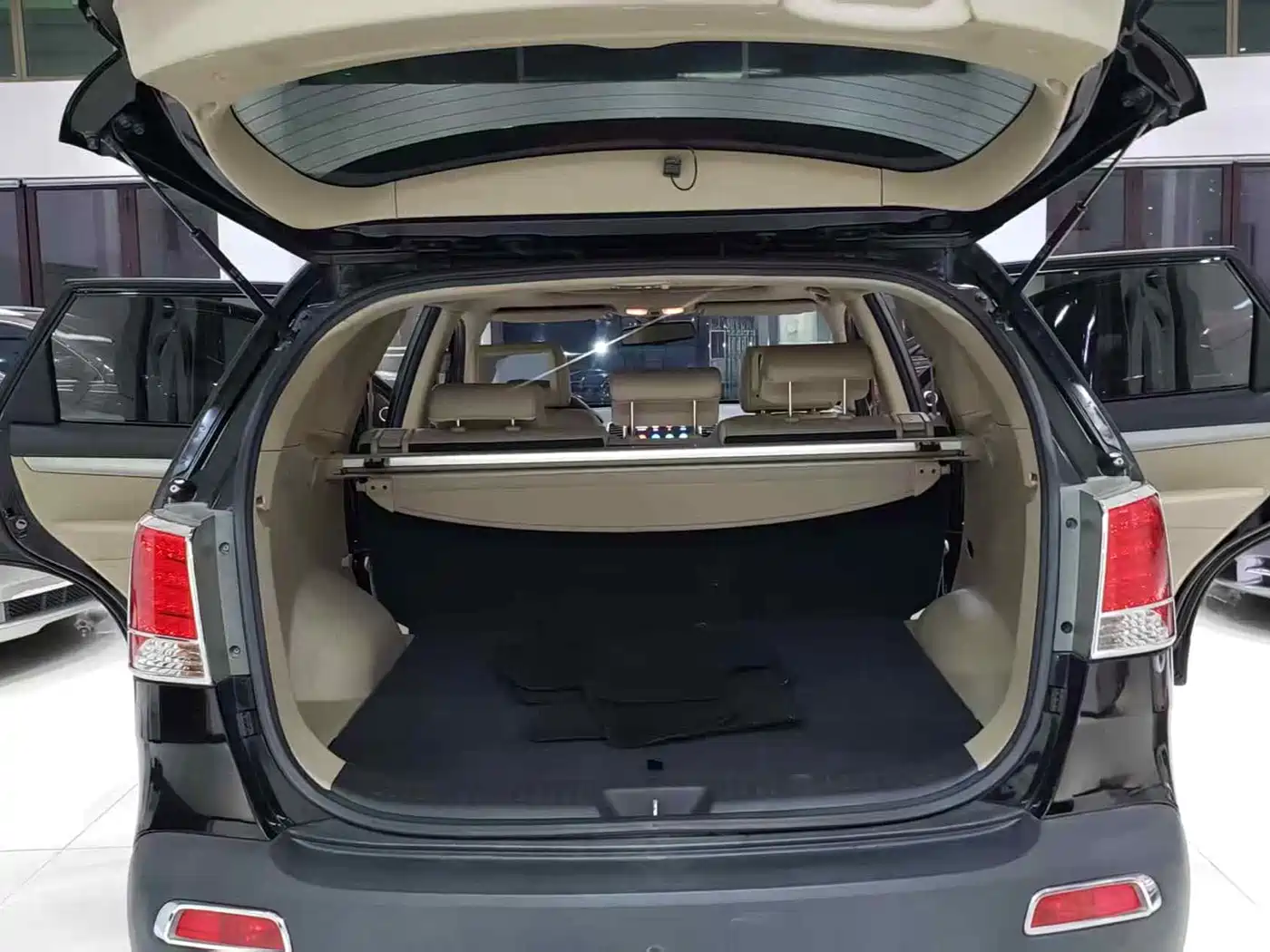 Kia Sorento 2012 2.4L Gasoline Luxury Edition фото 8