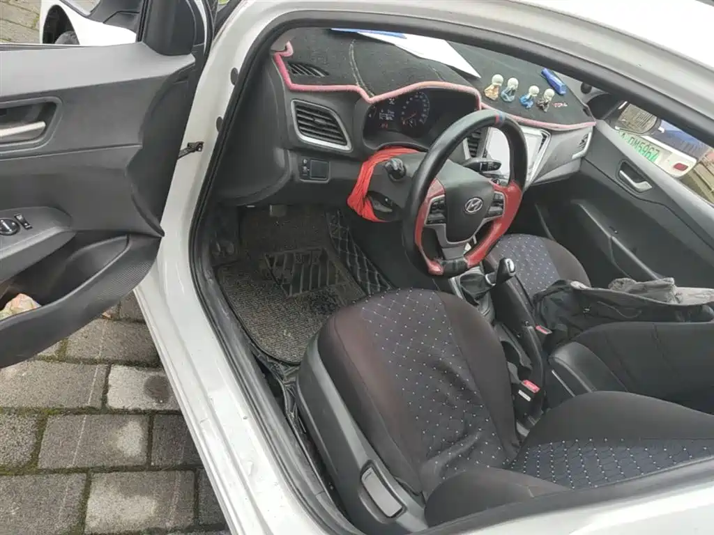 HYUNDAI ACCEPT