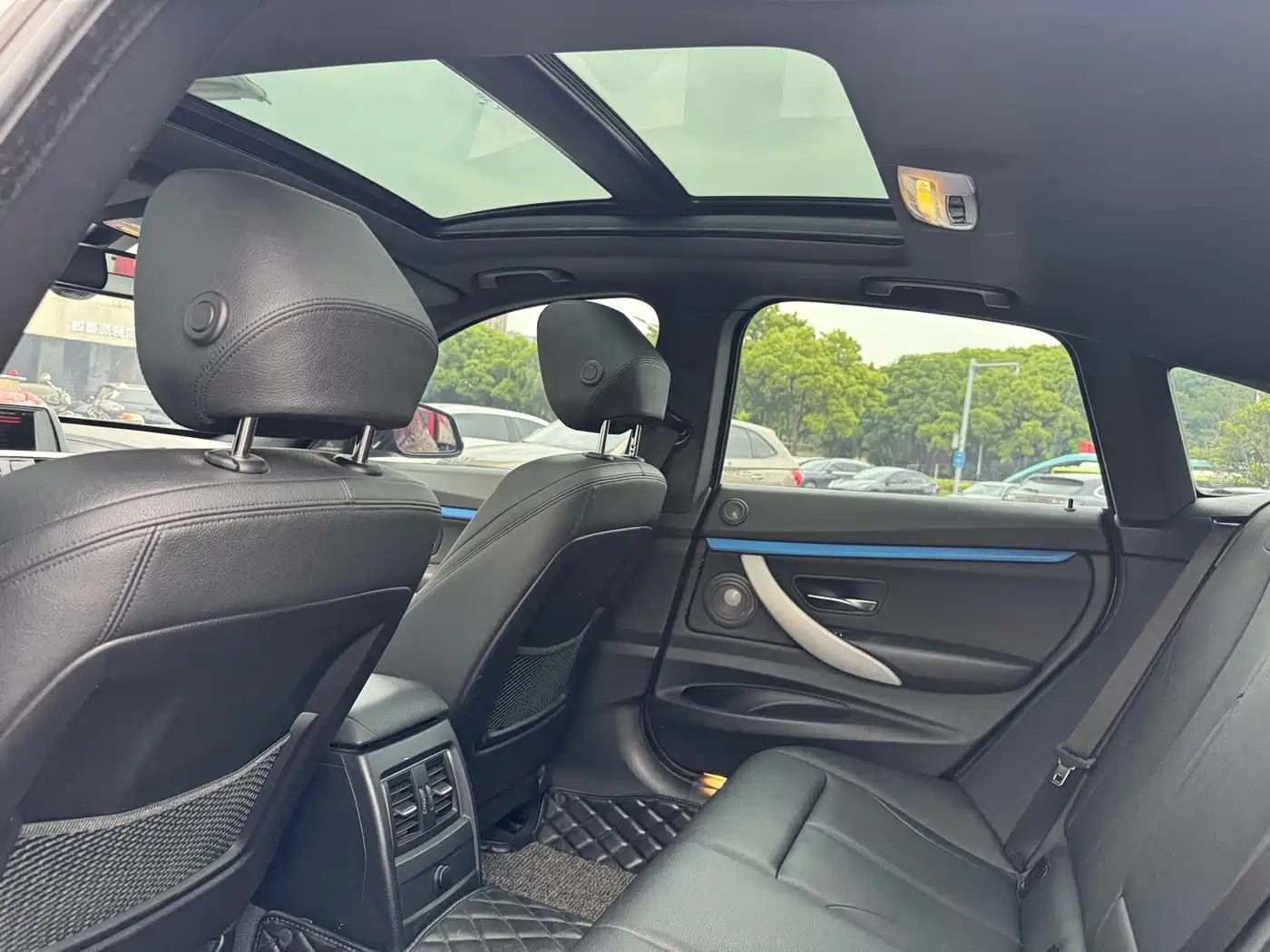 BMW 3 Series GT 2018 320i M Sport фото 9