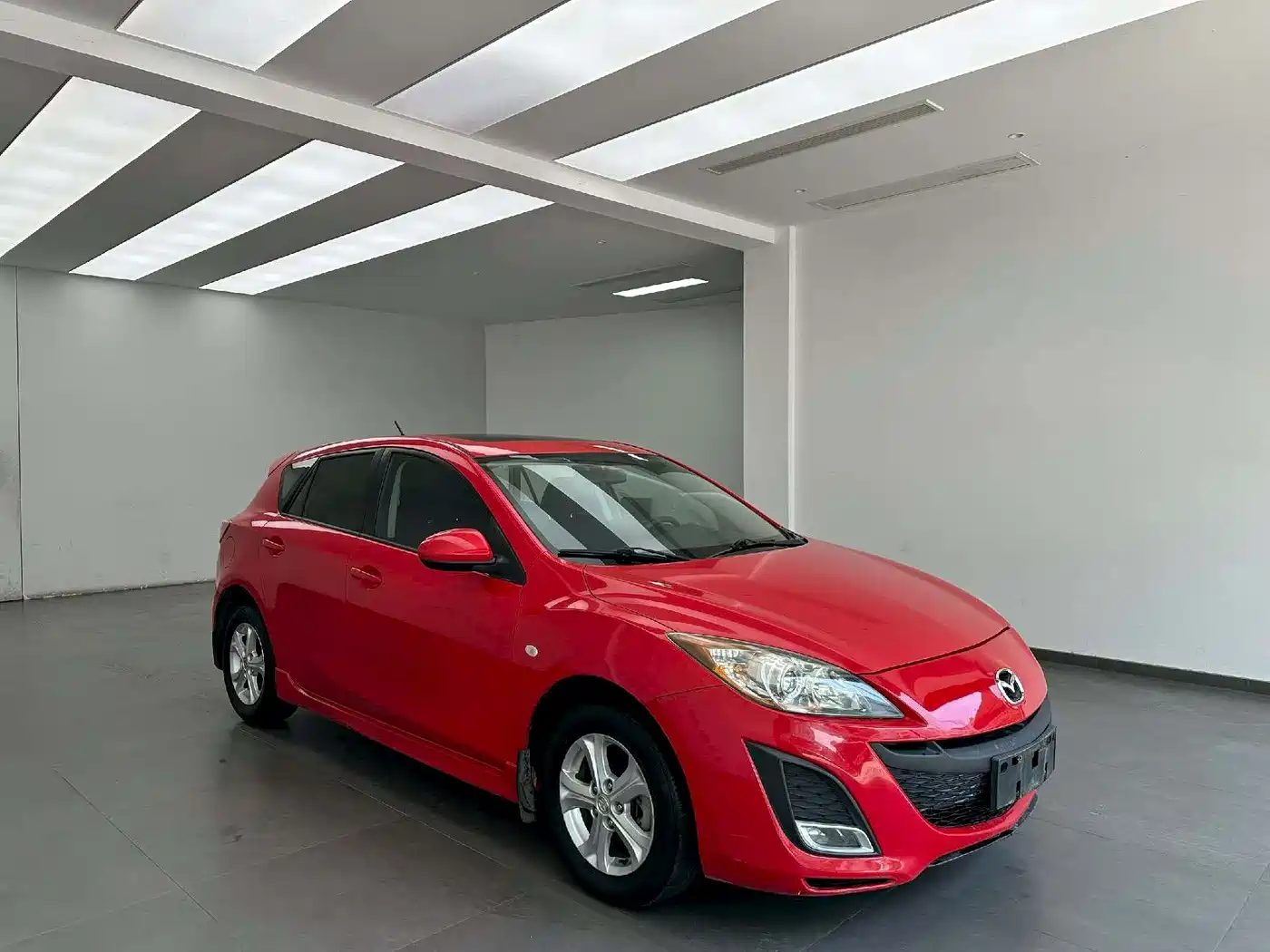 Mazda Mazda3 Axela 2014 2013 Hatchback 1.6L Automatic Elite