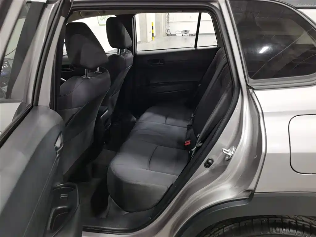 Toyota Corolla Cross 2024 Model 2.0L Pioneer Edition фото 15