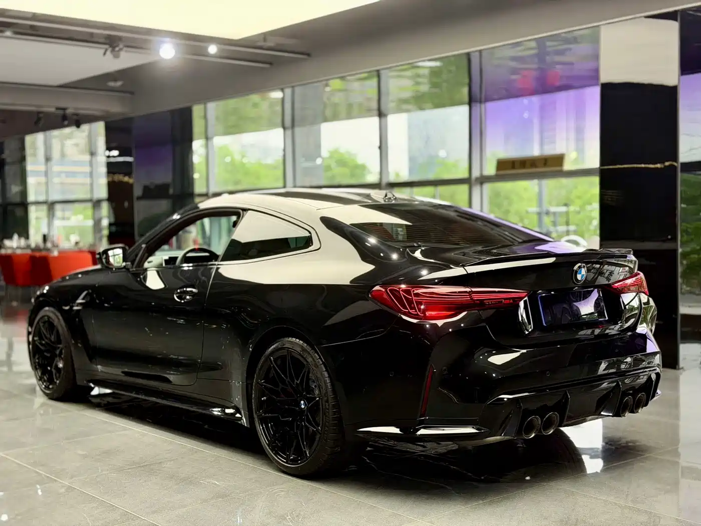 BMW M4 2024 BMW M4 Coupe M xDrive Competition фото 6