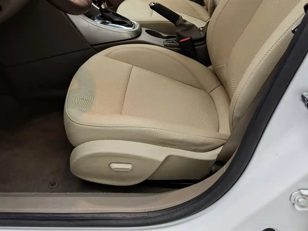 Buick Excelle 2013 GT 1.6L Automatic Fashion Edition фото 20