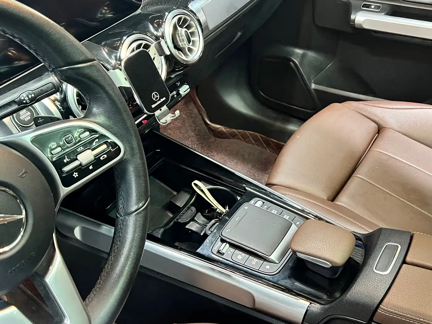 Mercedes-Benz GLB 2020 Facelift GLB 200 Style фото 21
