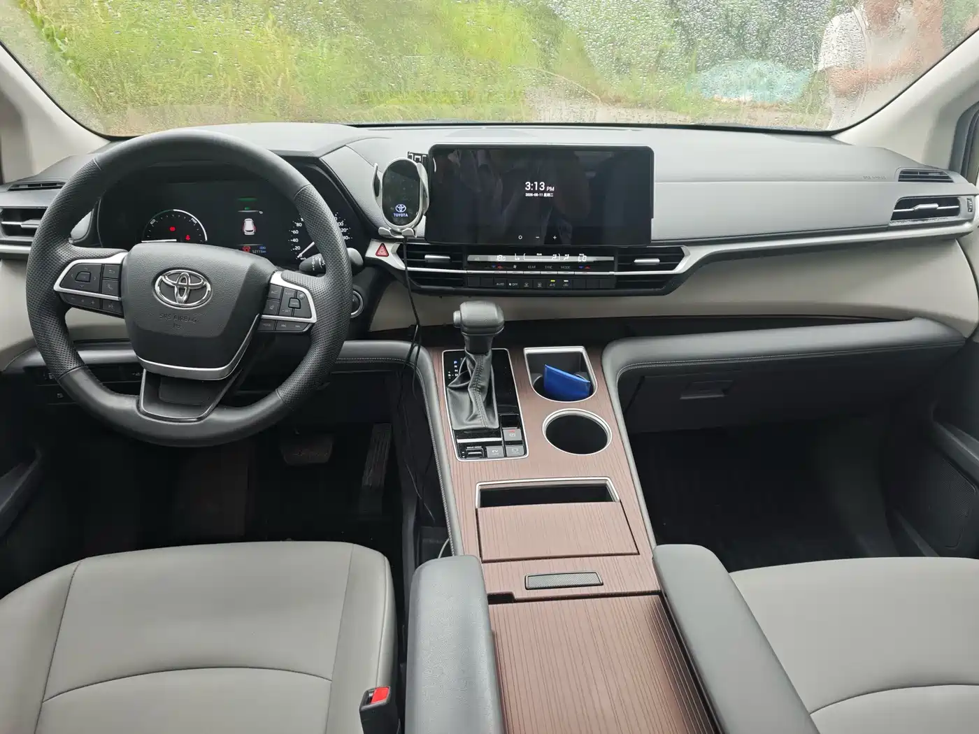 Toyota Granvia 2025 2024 2.5L Hybrid Comfort