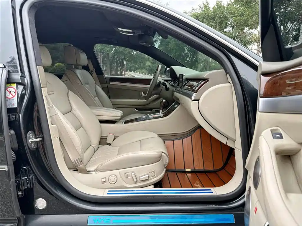 Audi A8 2009 Audi A8L 6.0 W12 quattro Exclusive фото 13