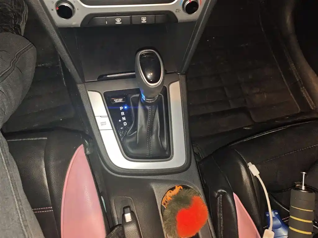 Hyundai Elantra 2016 Model 1.6L Automatic Smart Elite фото 7